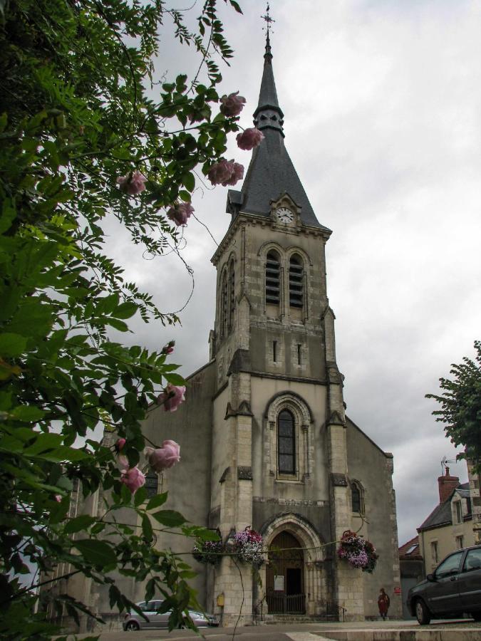 Chambre D'Hotes Face A Briare Exterior foto